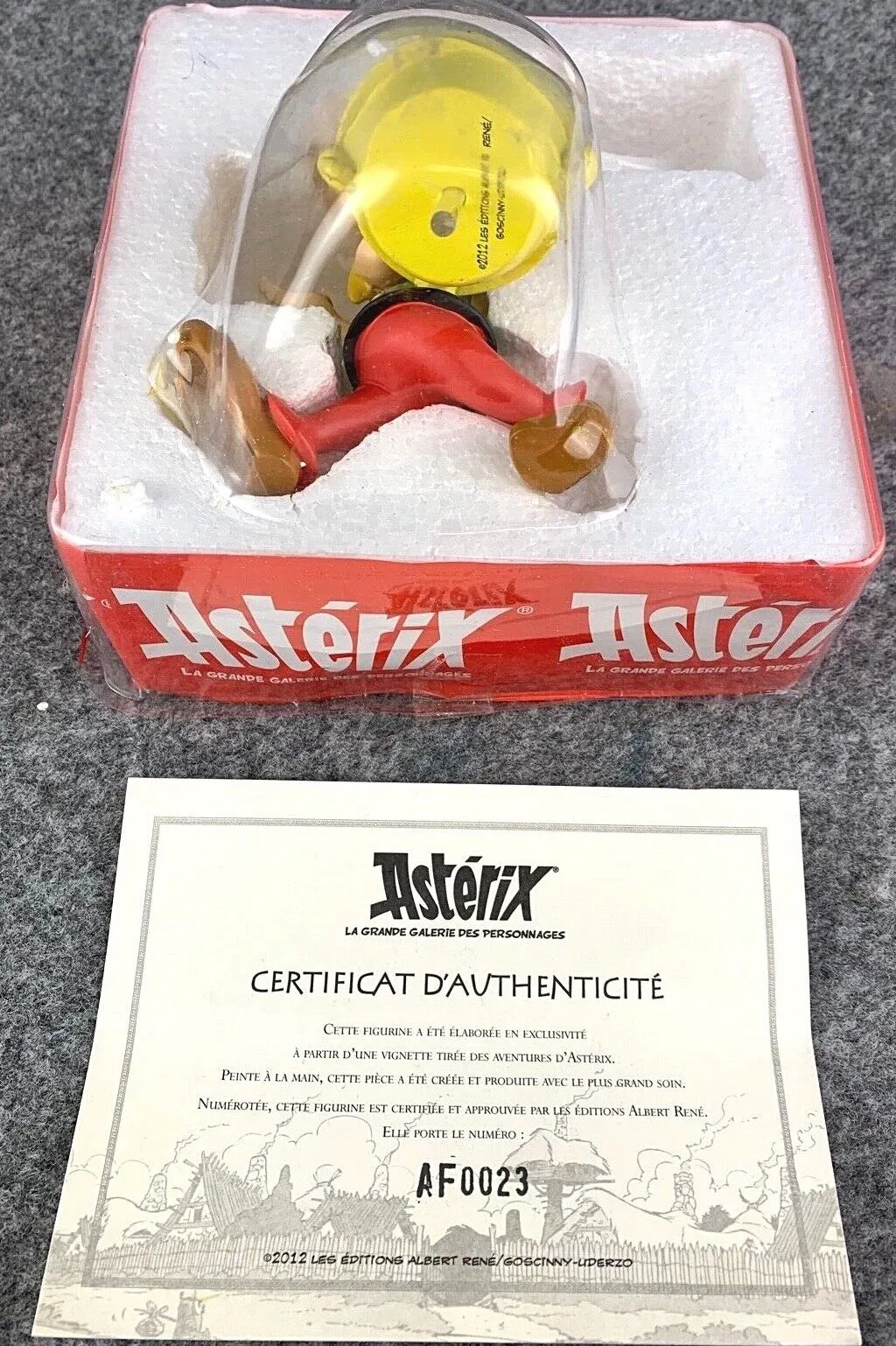Hachette Ed. Rene Figurine #1 Asterix & Cauldron Ltd 12cm Grand Galerie Figure