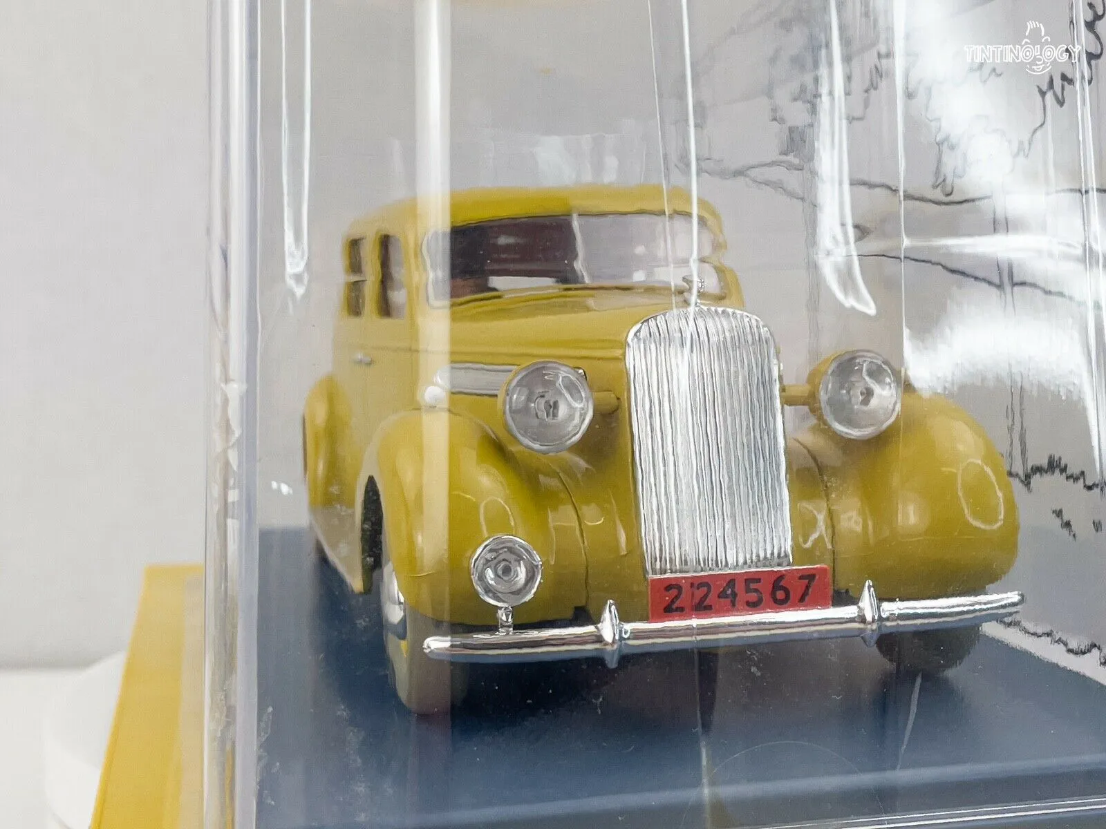 HACHETTE Tintin Car 1/24 #36 Beige Car: 7 Crystal Balls Rare Model Voiture