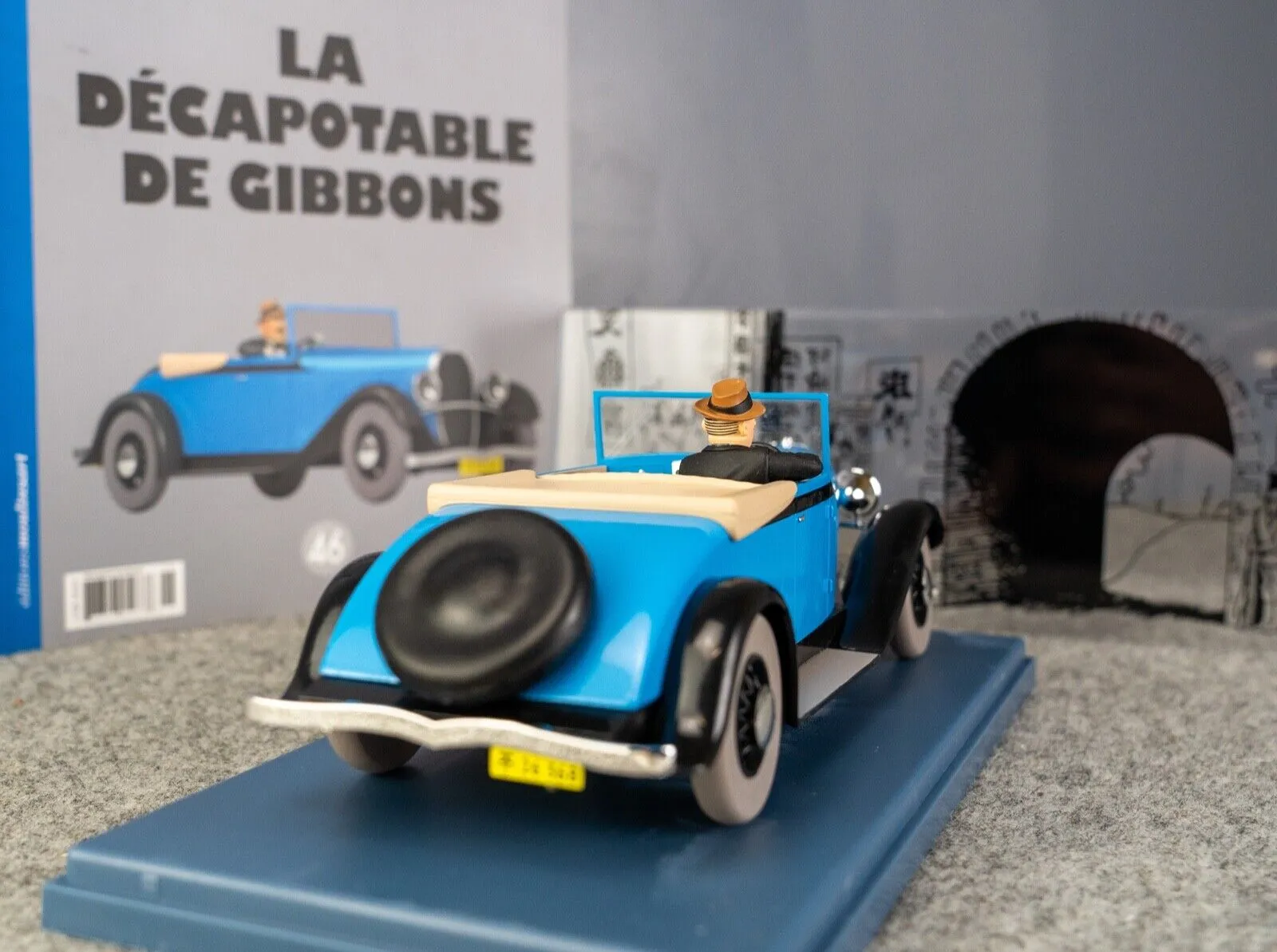 HACHETTE Tintin Car 1/24 # 46 Decapotable - Blue Lotus Rare Model Voiture Figure